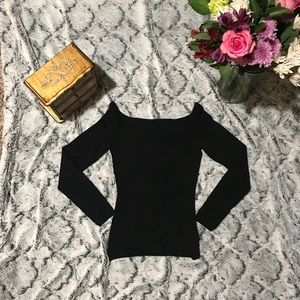 Black off the shoulders fitted top